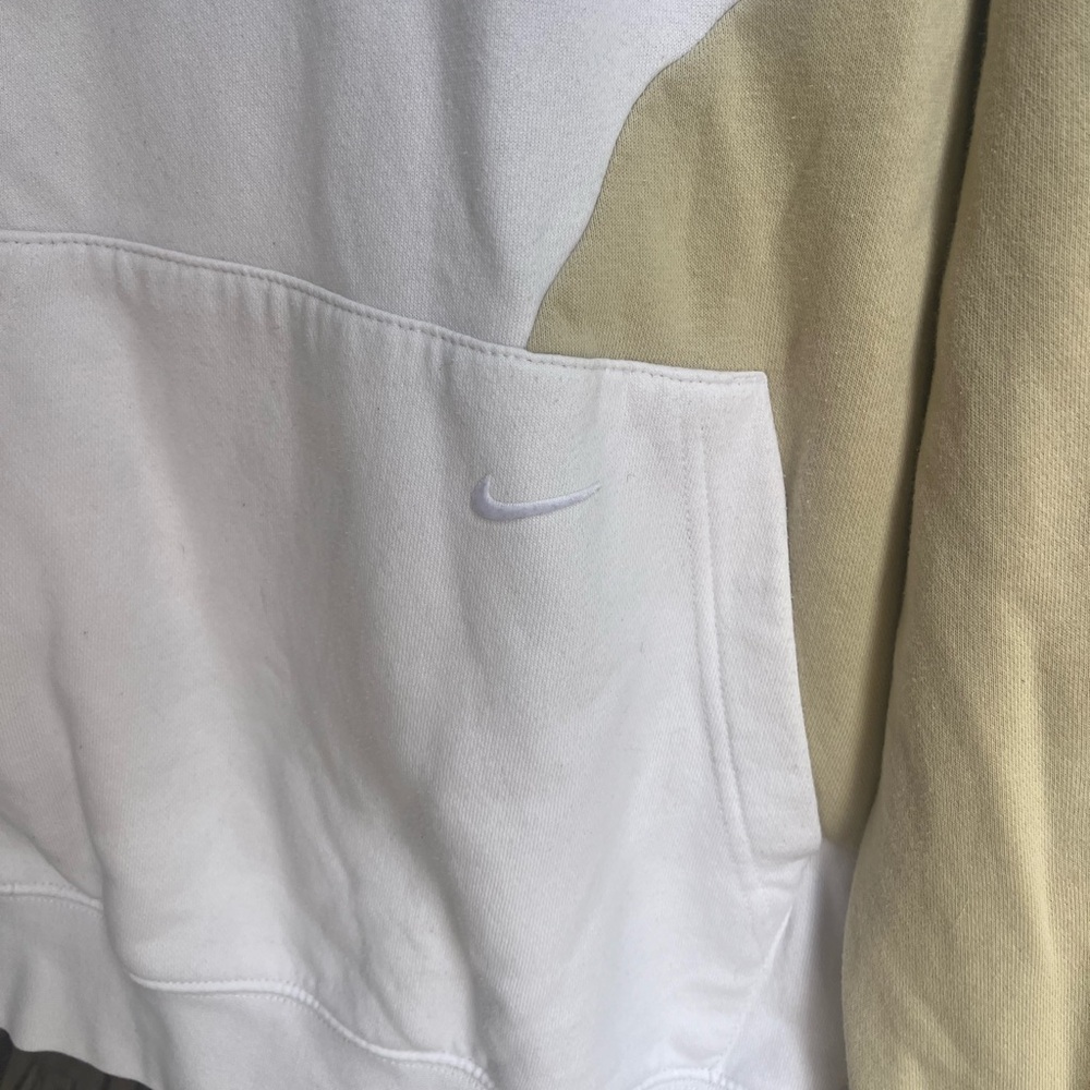 Nike men’s color clash pullover hoodie - medium - Picture 3 of 10